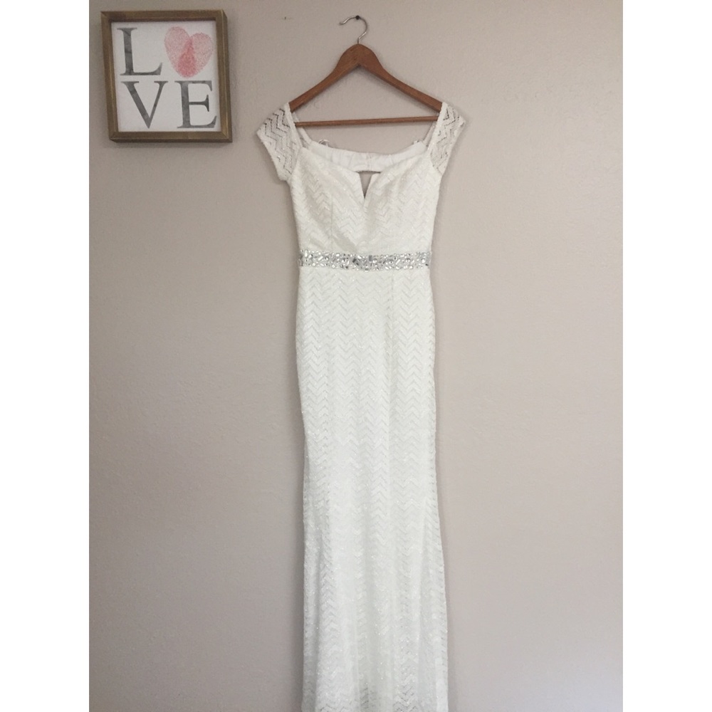 Speechless * Long White ( Wedding ) Dress